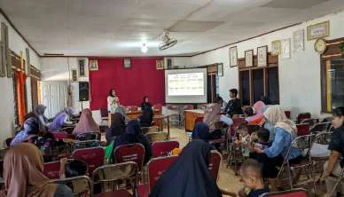 Pelaksanaan sosialisasi stunting di Posyandu Balita Dusun Belang — foto 1