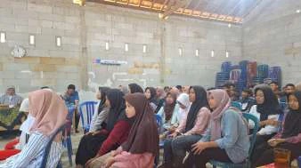 Pelaksanaan sosialisasi stunting di Posyandu Remaja Dusun Truneng — foto 1