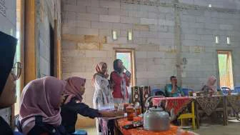 Pelaksanaan sosialisasi stunting di Posyandu Remaja Dusun Truneng — foto 2