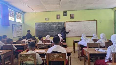 Mengajar di Kelas hari pertama — foto 2